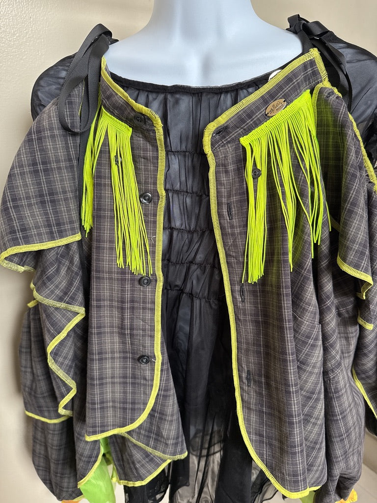 503239 肩リボンフリンジフリル2wayシャツ (茶色に黒チェック) Tussles attached plaid tops