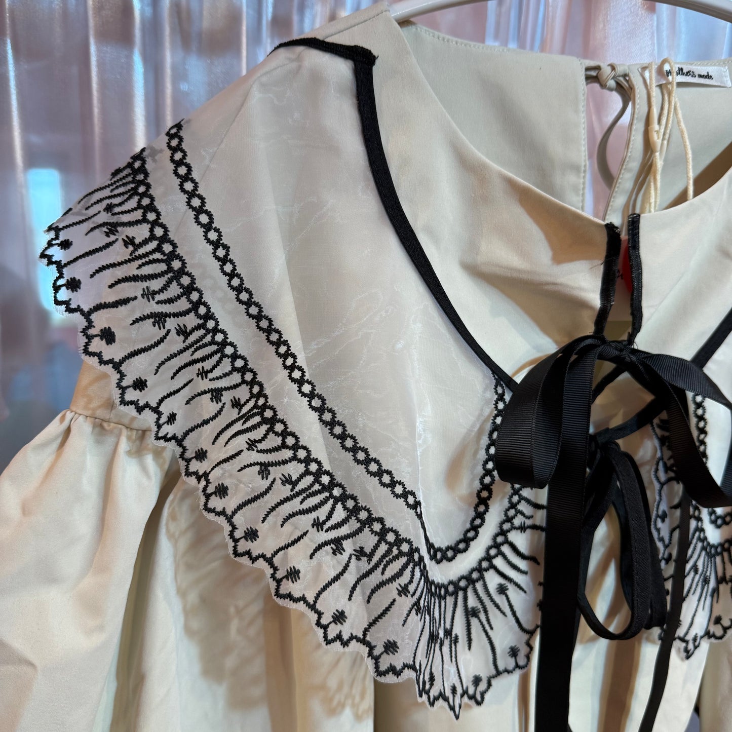 アイボリーレース刺繍バルーンスリーブジャケットハウリー
