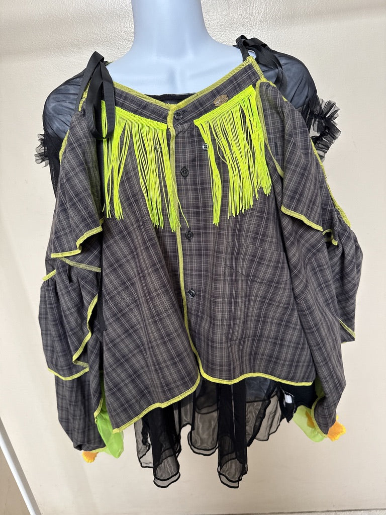 503239 肩リボンフリンジフリル2wayシャツ (茶色に黒チェック) Tussles attached plaid tops