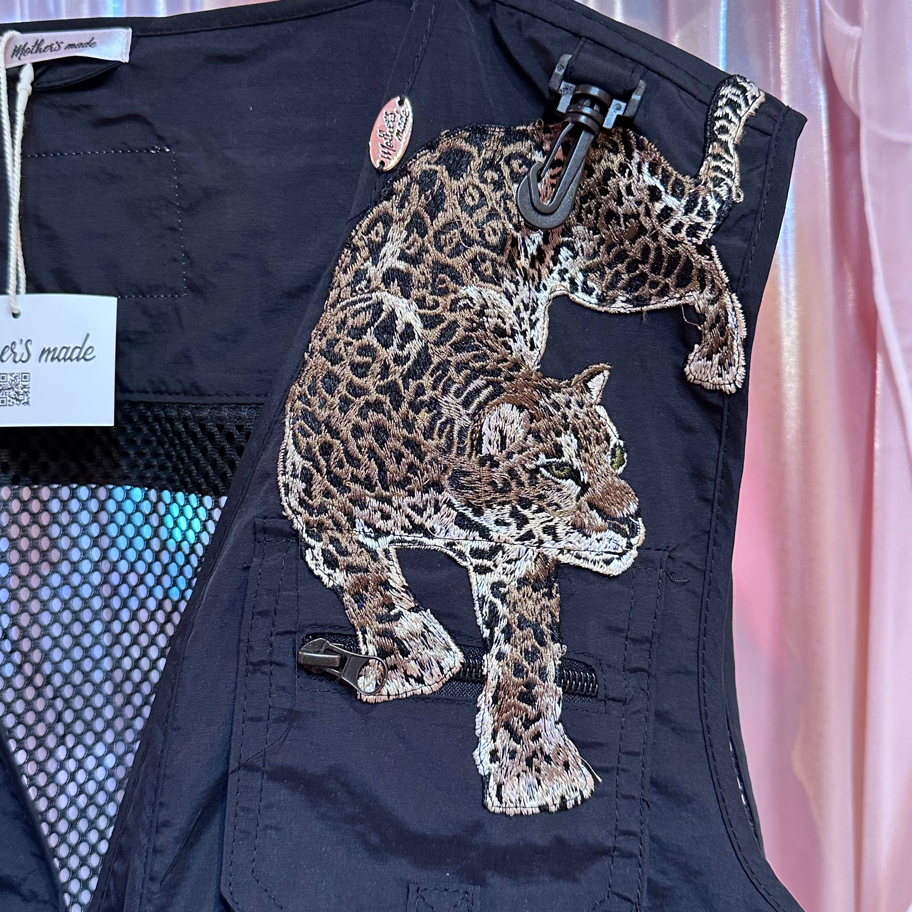 黒ヒョウワッペンフィッシングチュールベスト