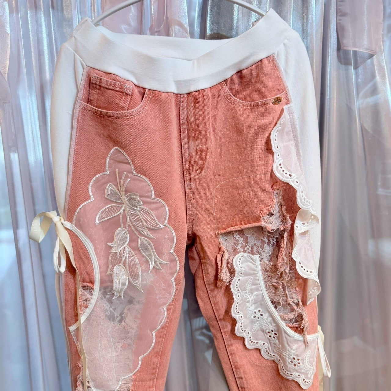 ピンクレース付きパンツ