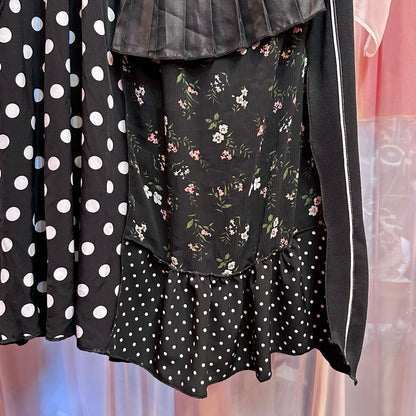 黒花柄ロングスカート