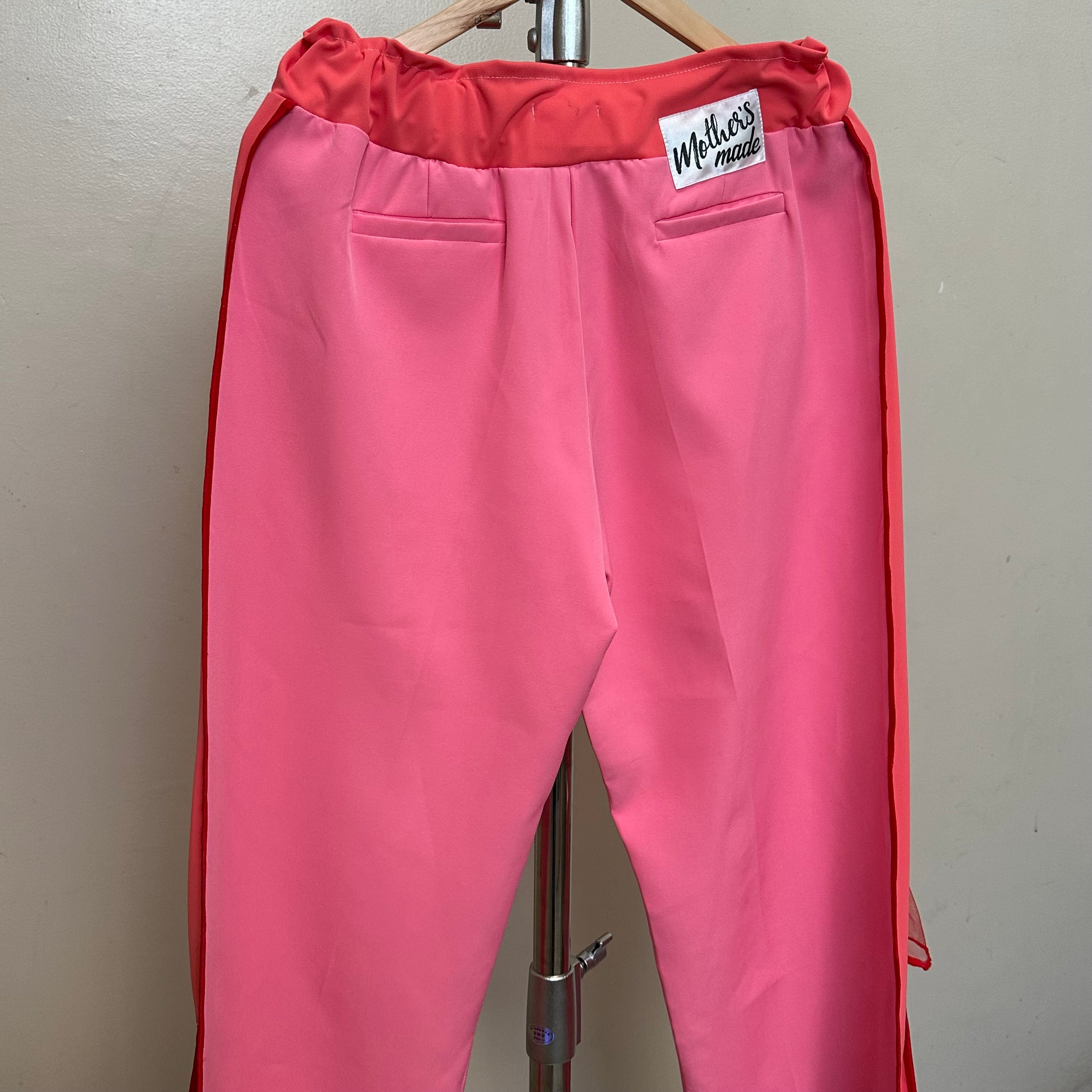 フリル×リボンのピンクパンツ