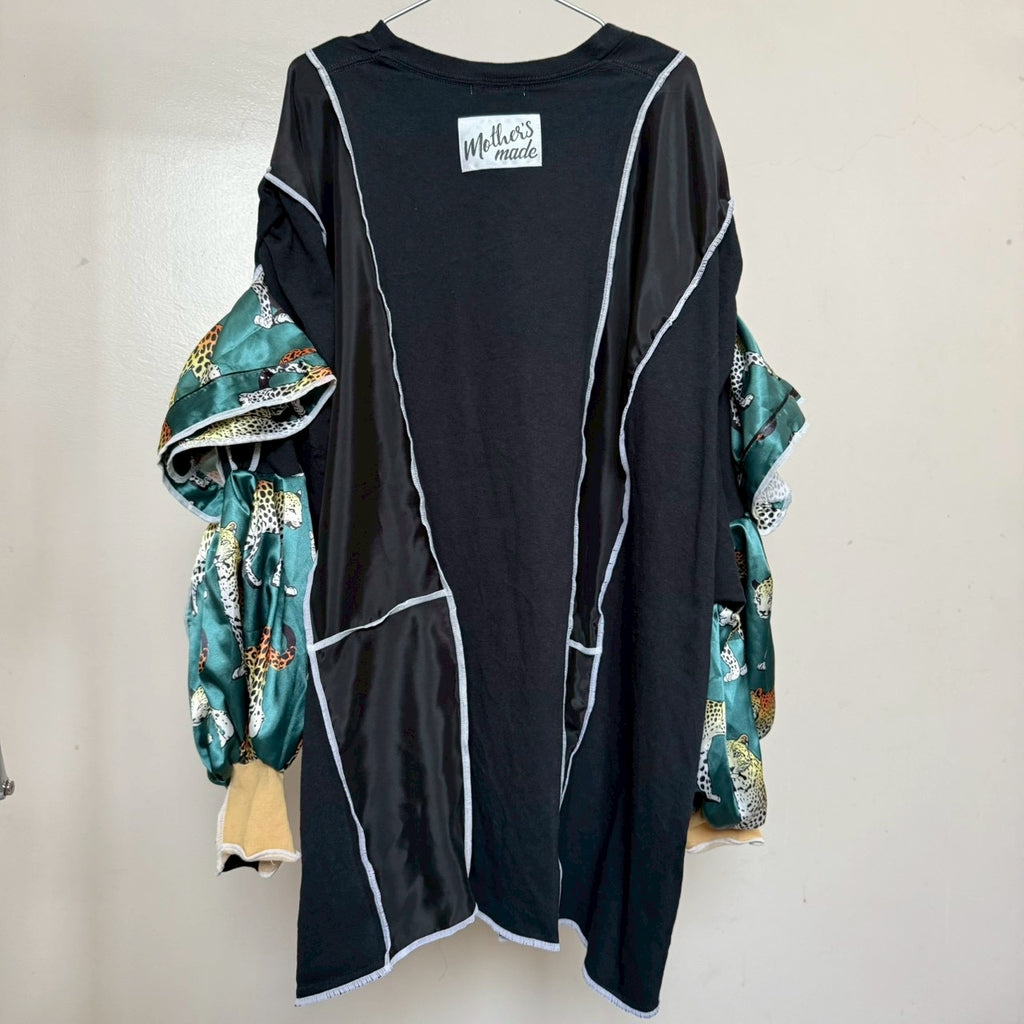 チータープリントのバルーンスリーブトップス