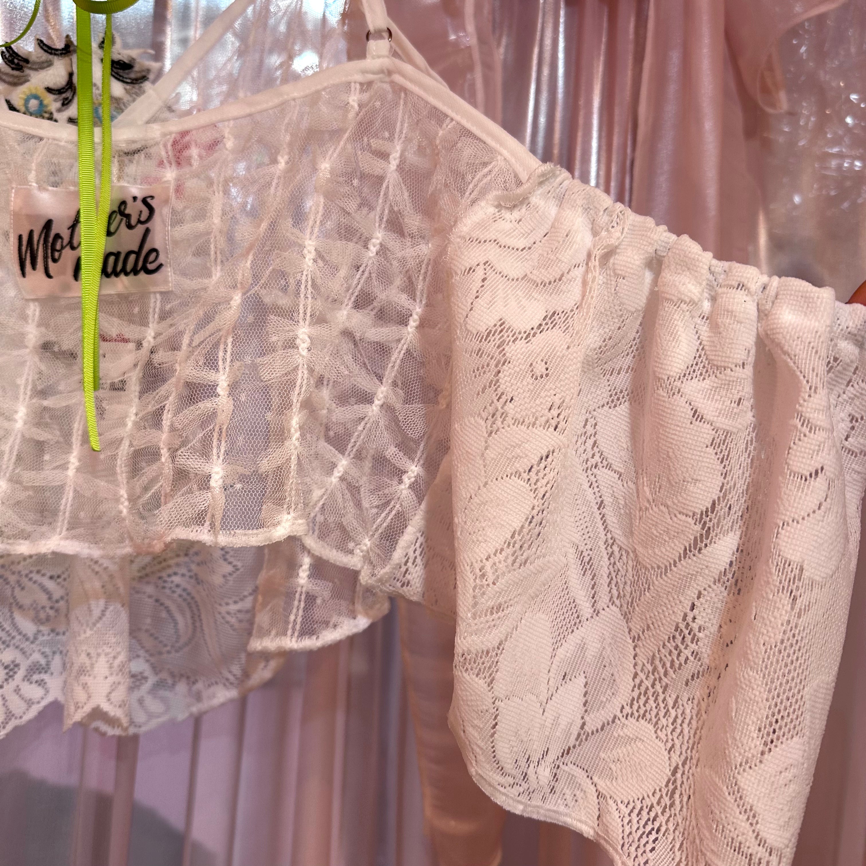 白いレースのワンちゃんキャミソール