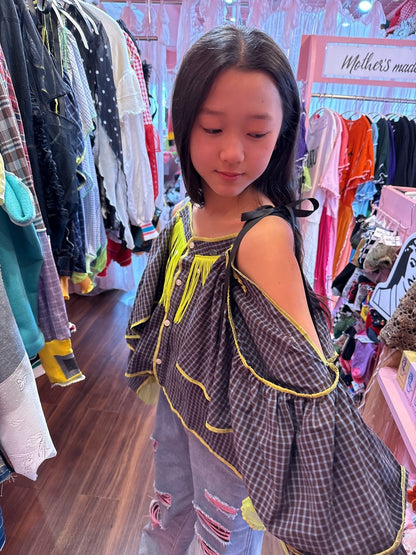 503242　肩リボンフリンジフリル2wayシャツ　（白地に青チェック）　Tussles attached plaid tops
