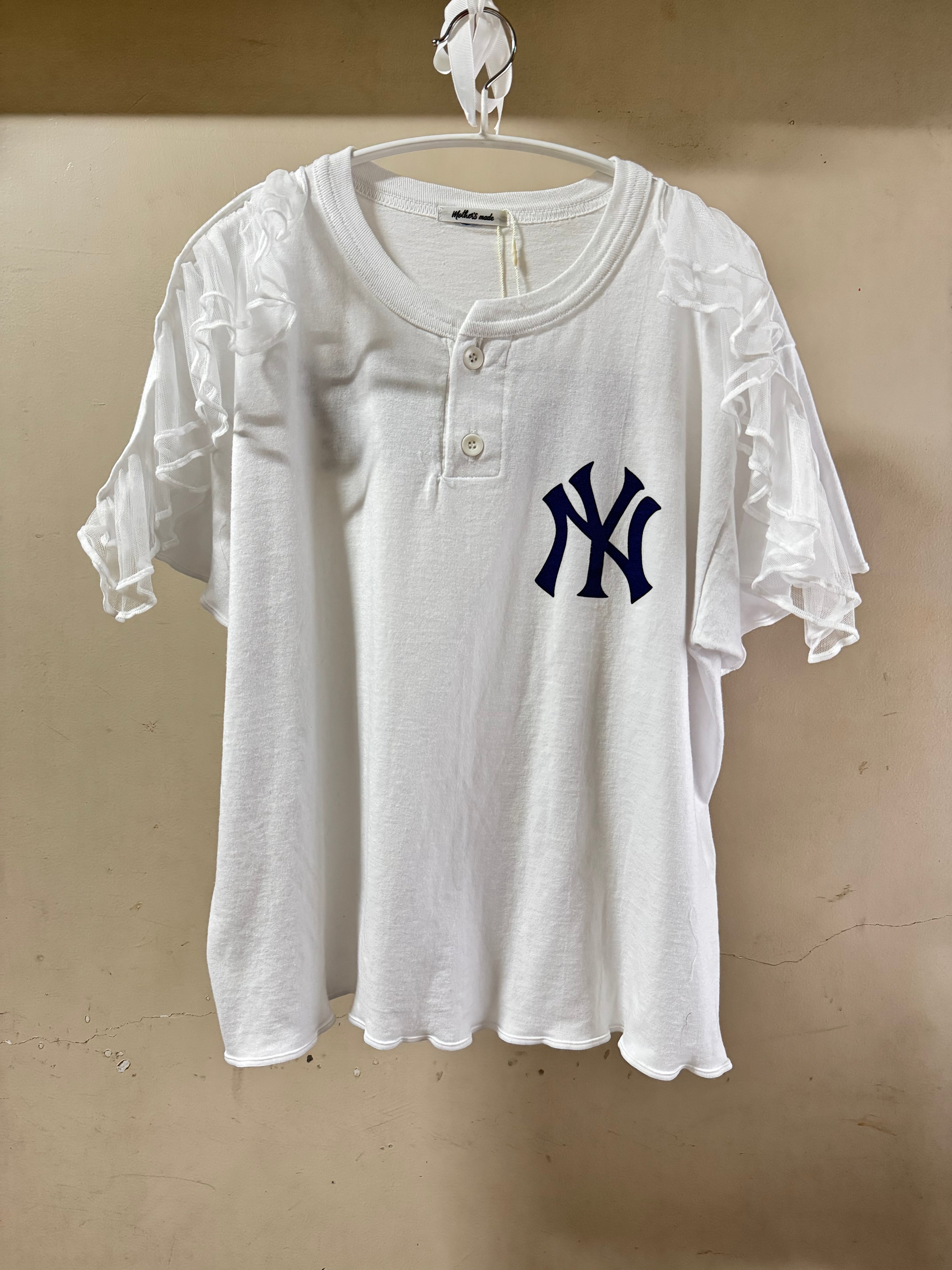 肩フリル付き半袖Tシャツ