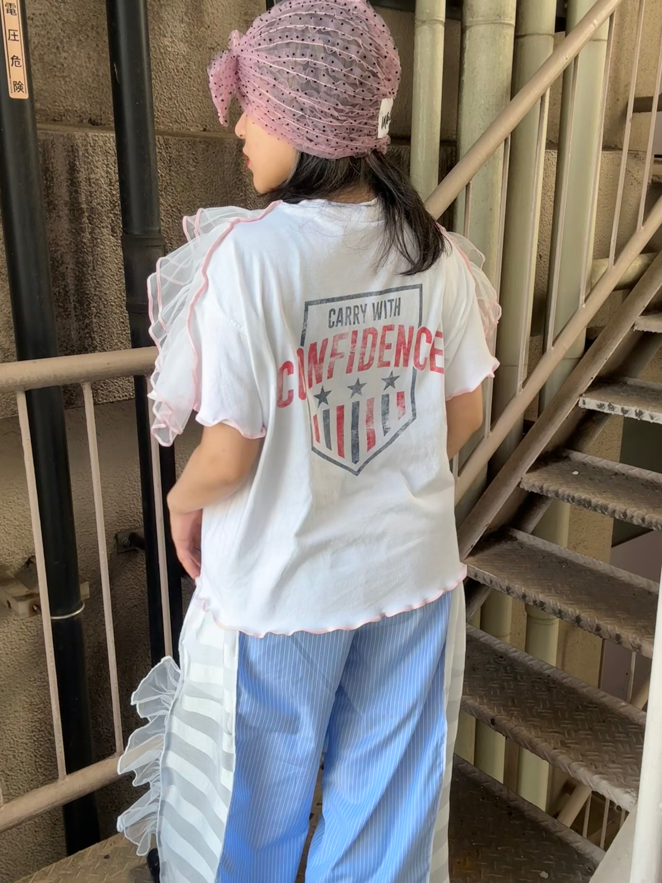 着合せ肩チュールトップス