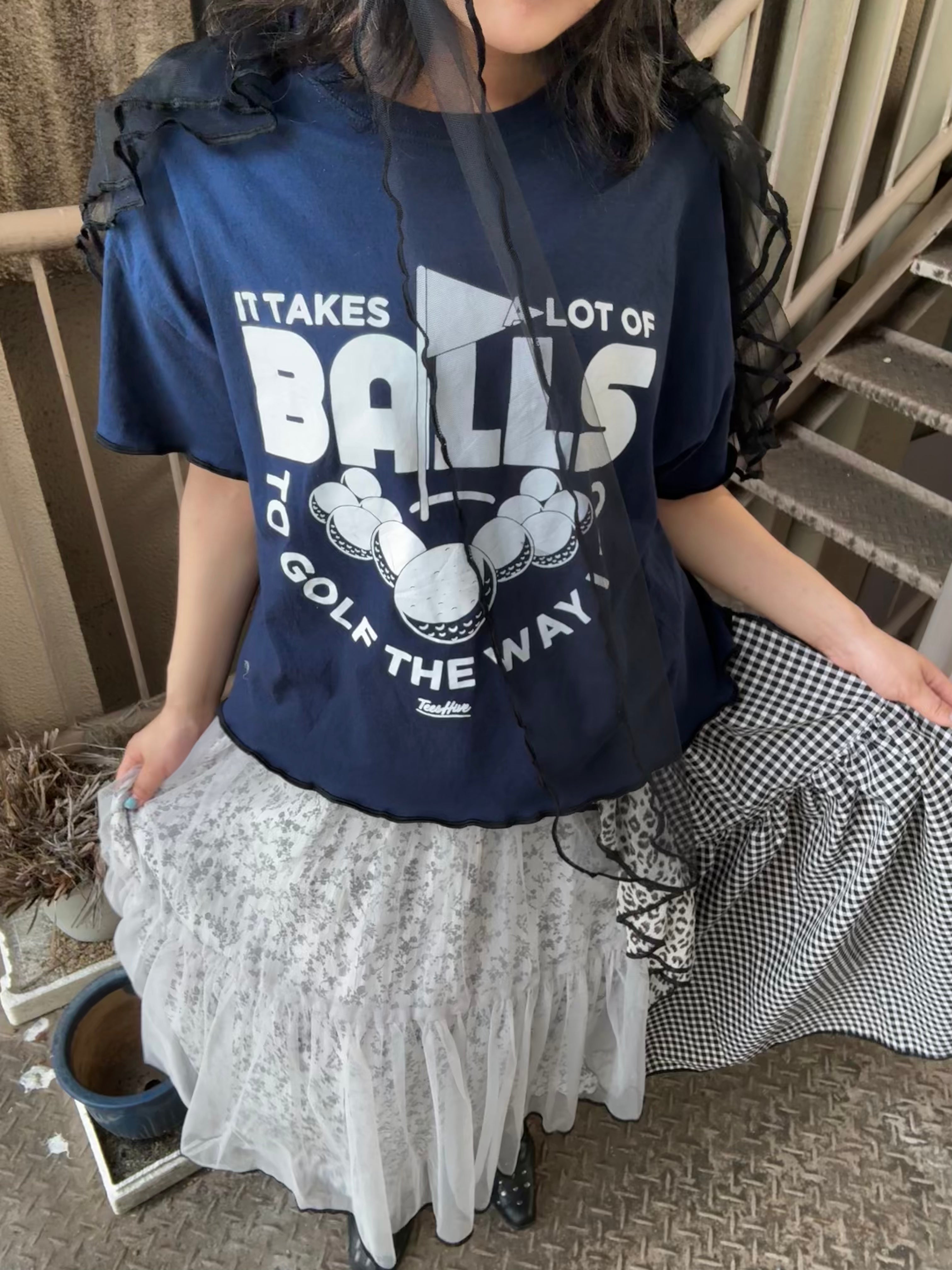 肩フリル付き半袖Tシャツ