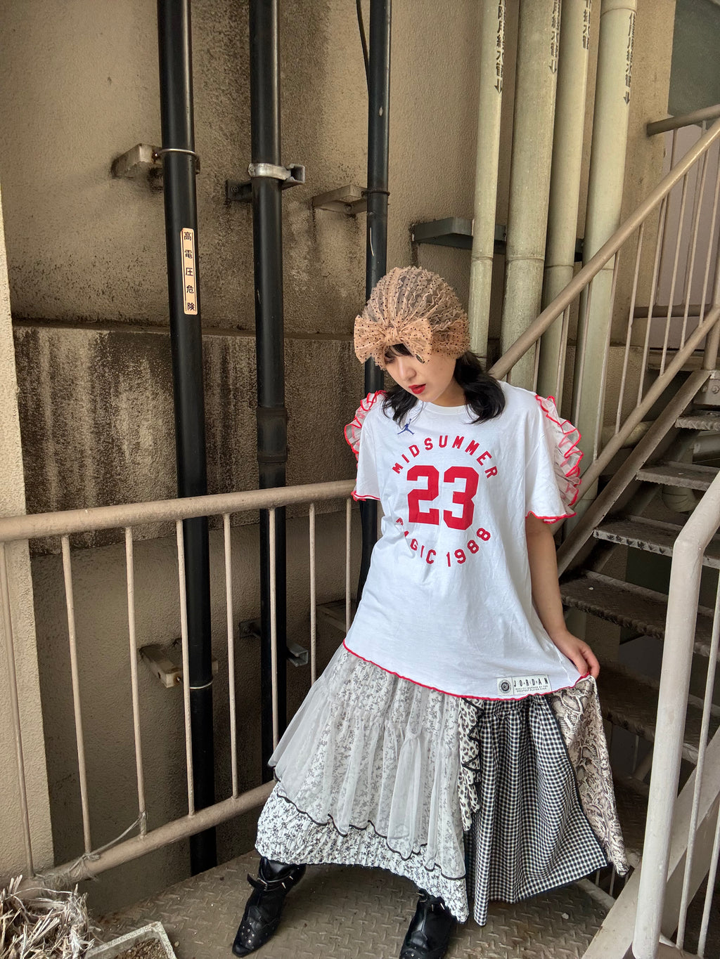 肩フリル付き半袖Tシャツ　