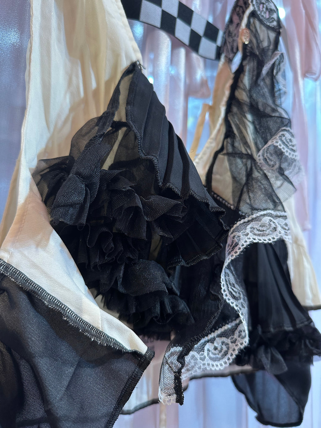 フリルレースキャミソール