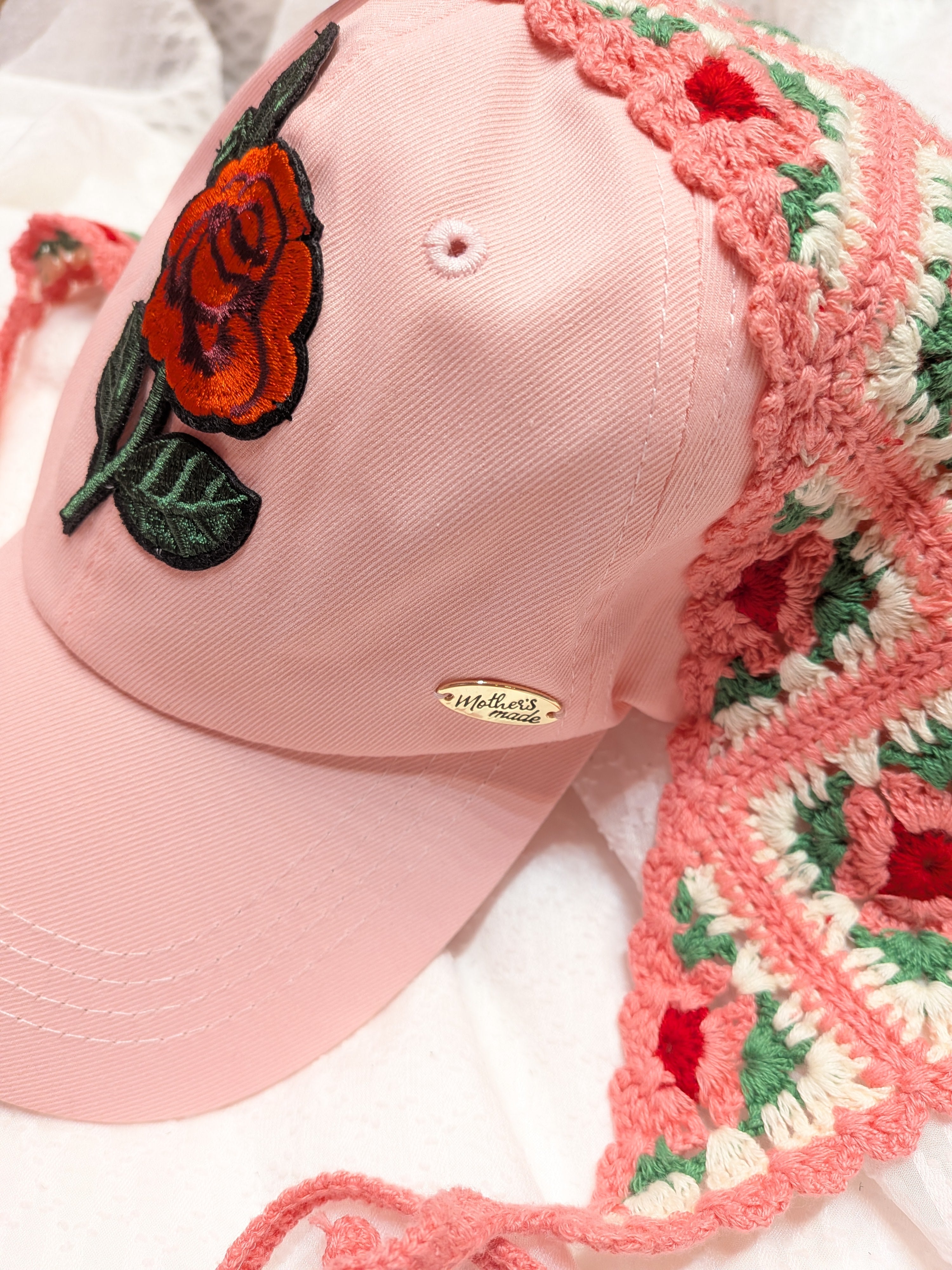 バラ刺繍ワッペンピンクキャップ