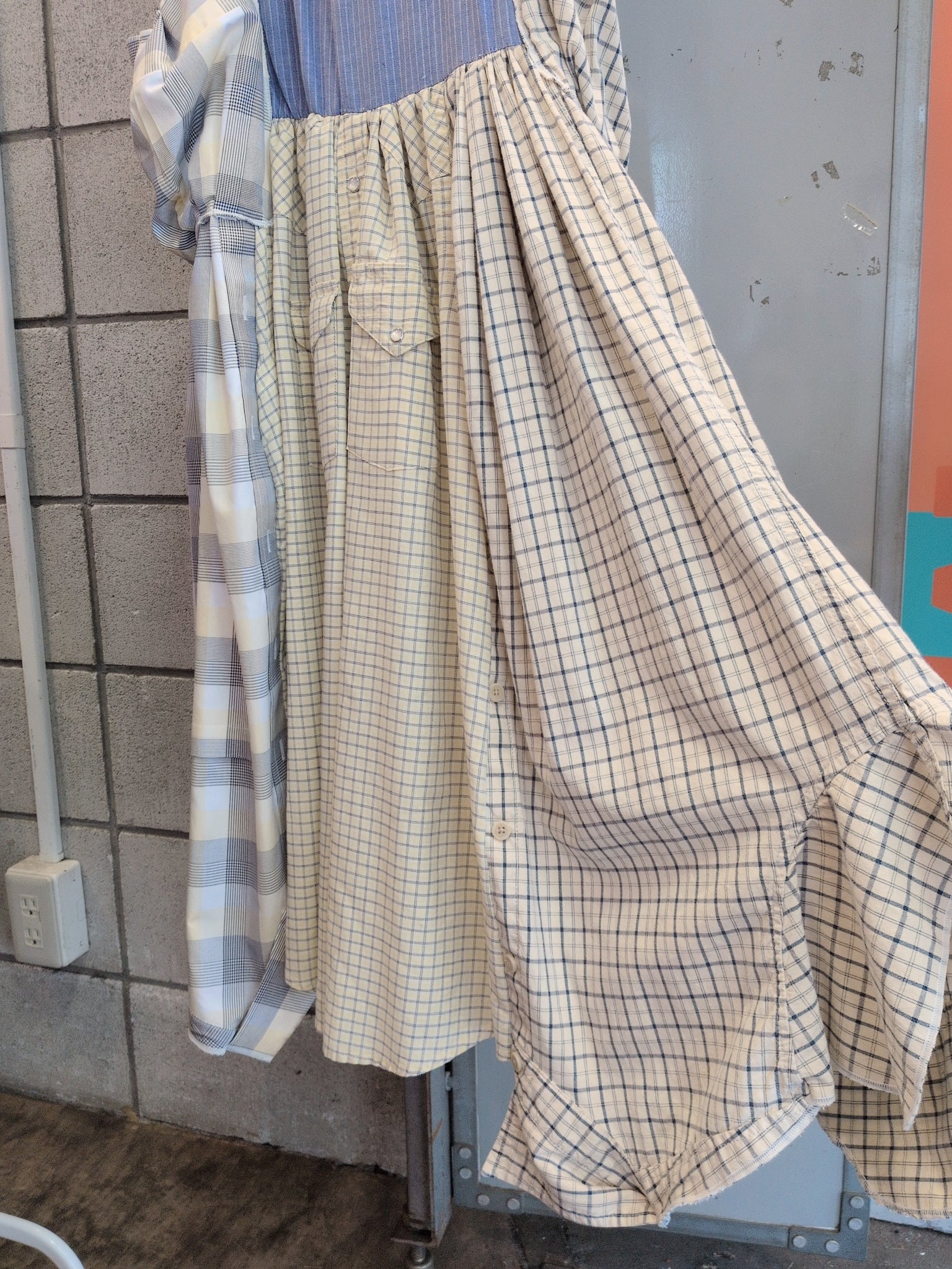 シャツリメイクサロペット ベージュ