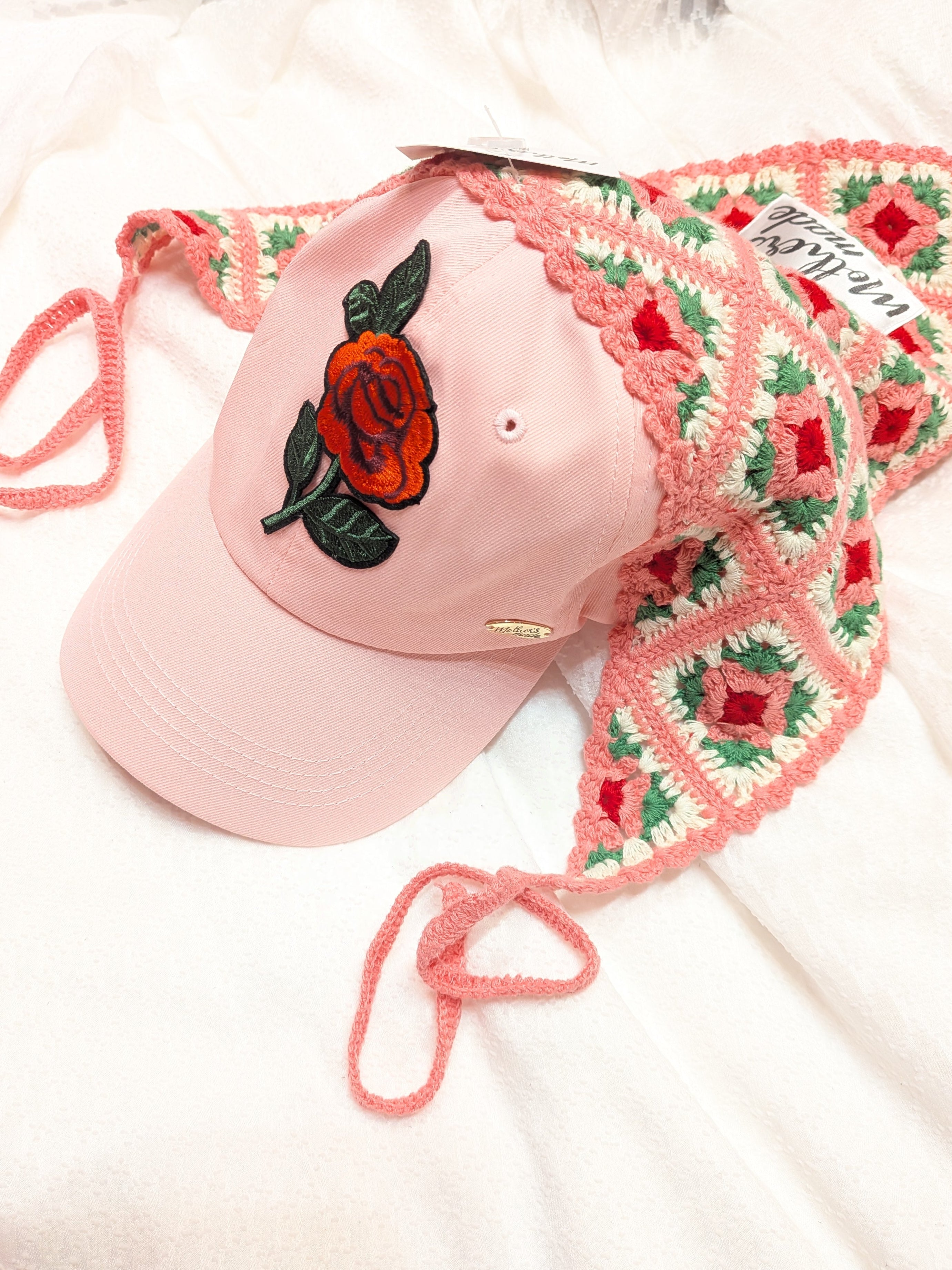 バラ刺繍ワッペンピンクキャップ