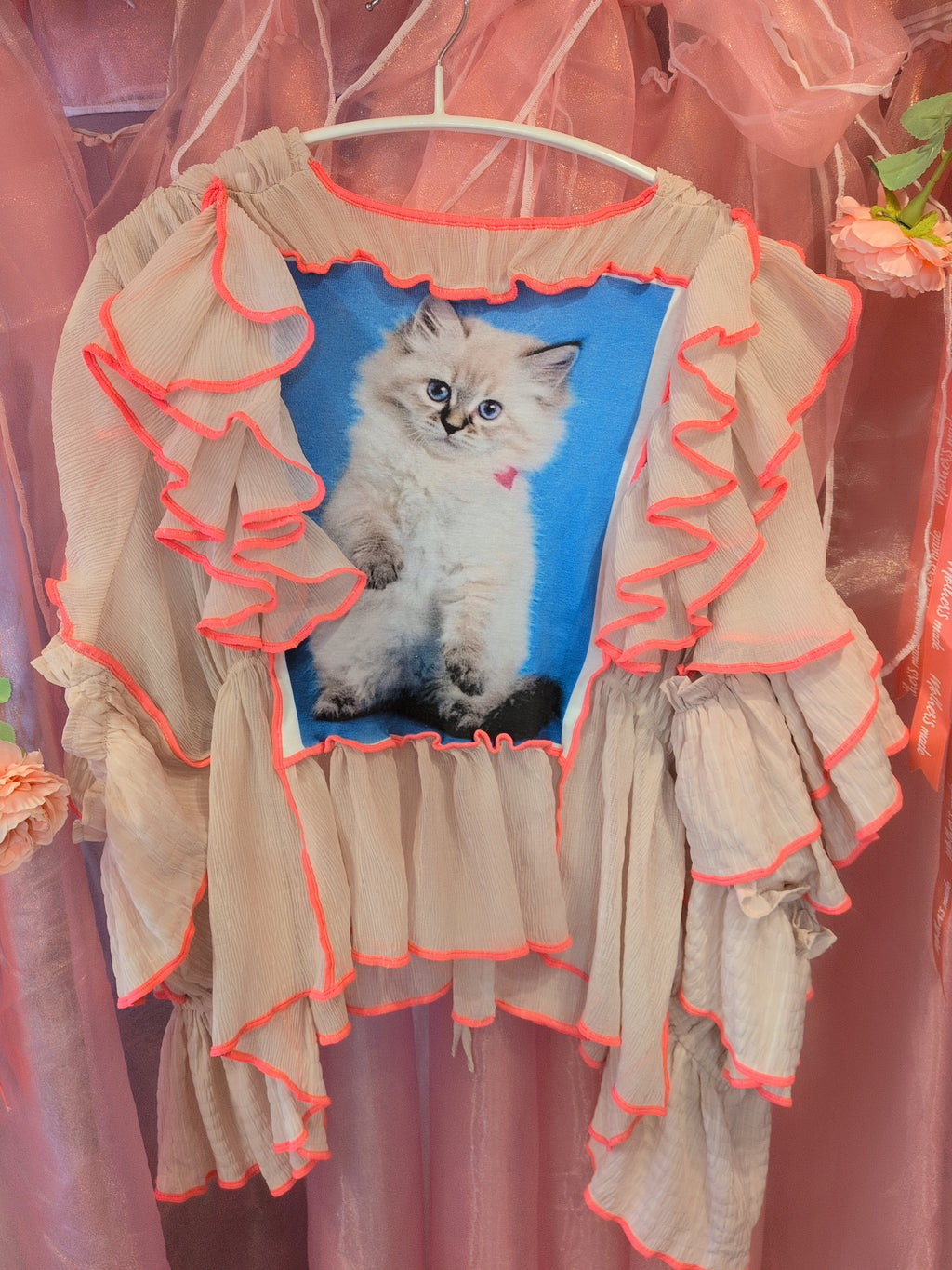 ねこフリルプルオーバー後あき