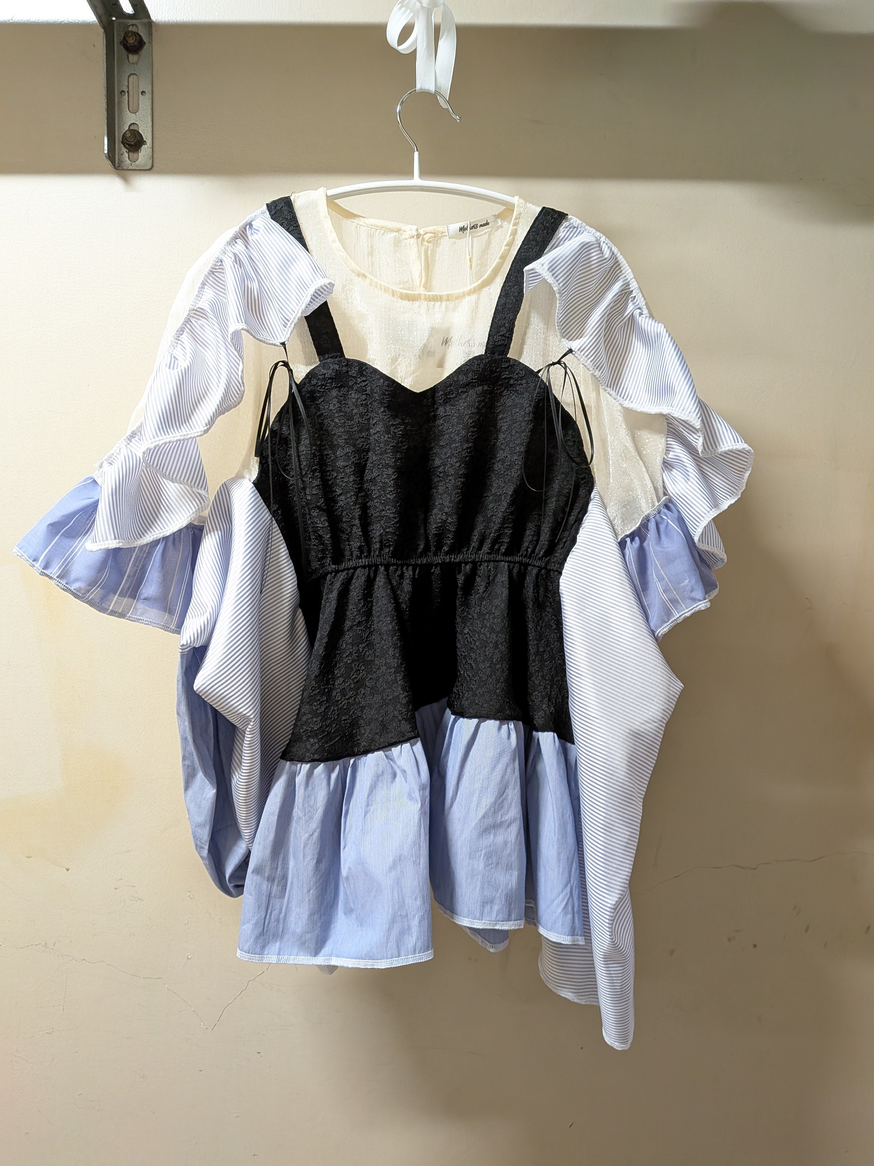 黒キャミレイヤード風シアートップス
