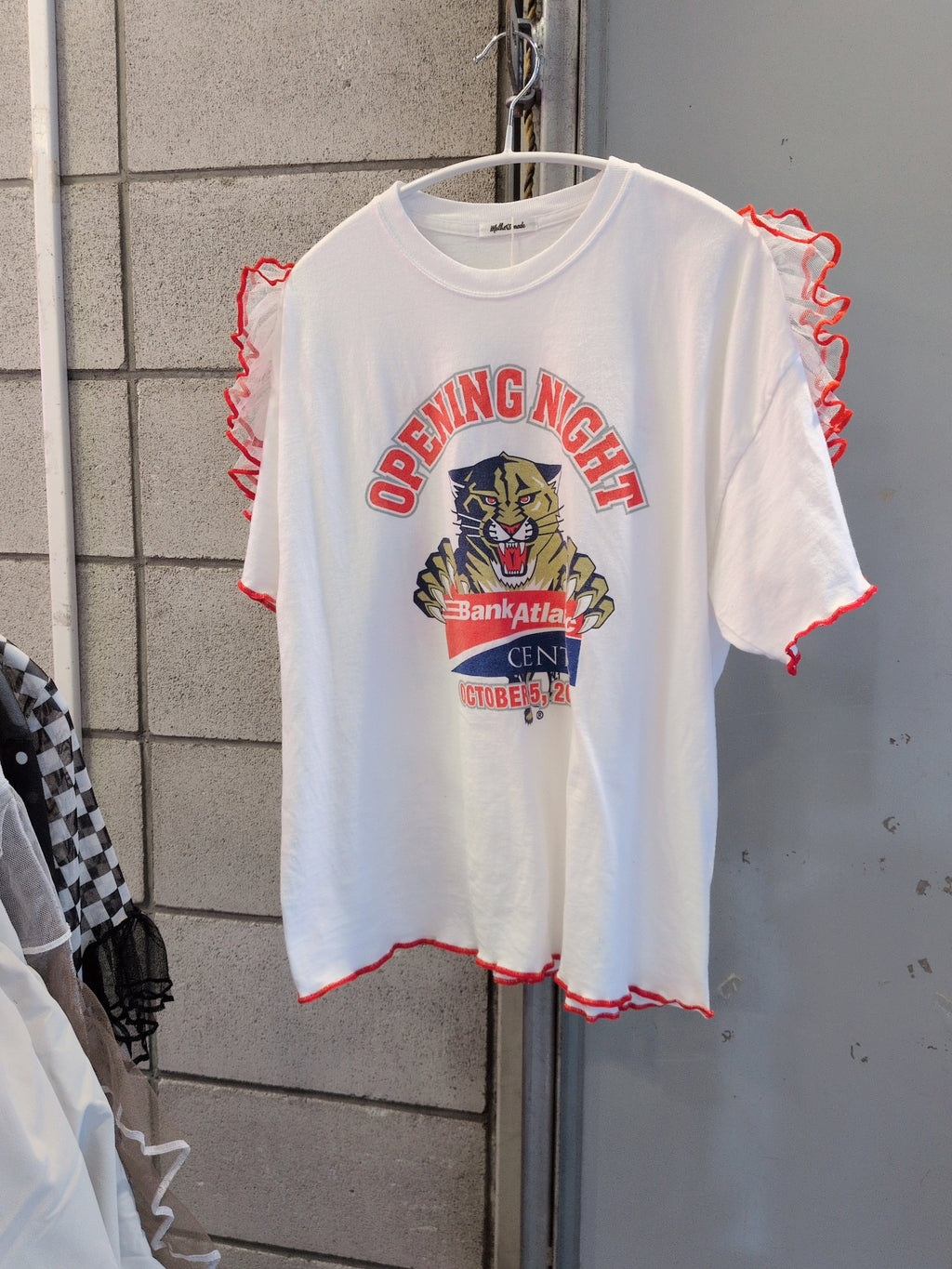 フリル肩タイガー半袖Tシャツ