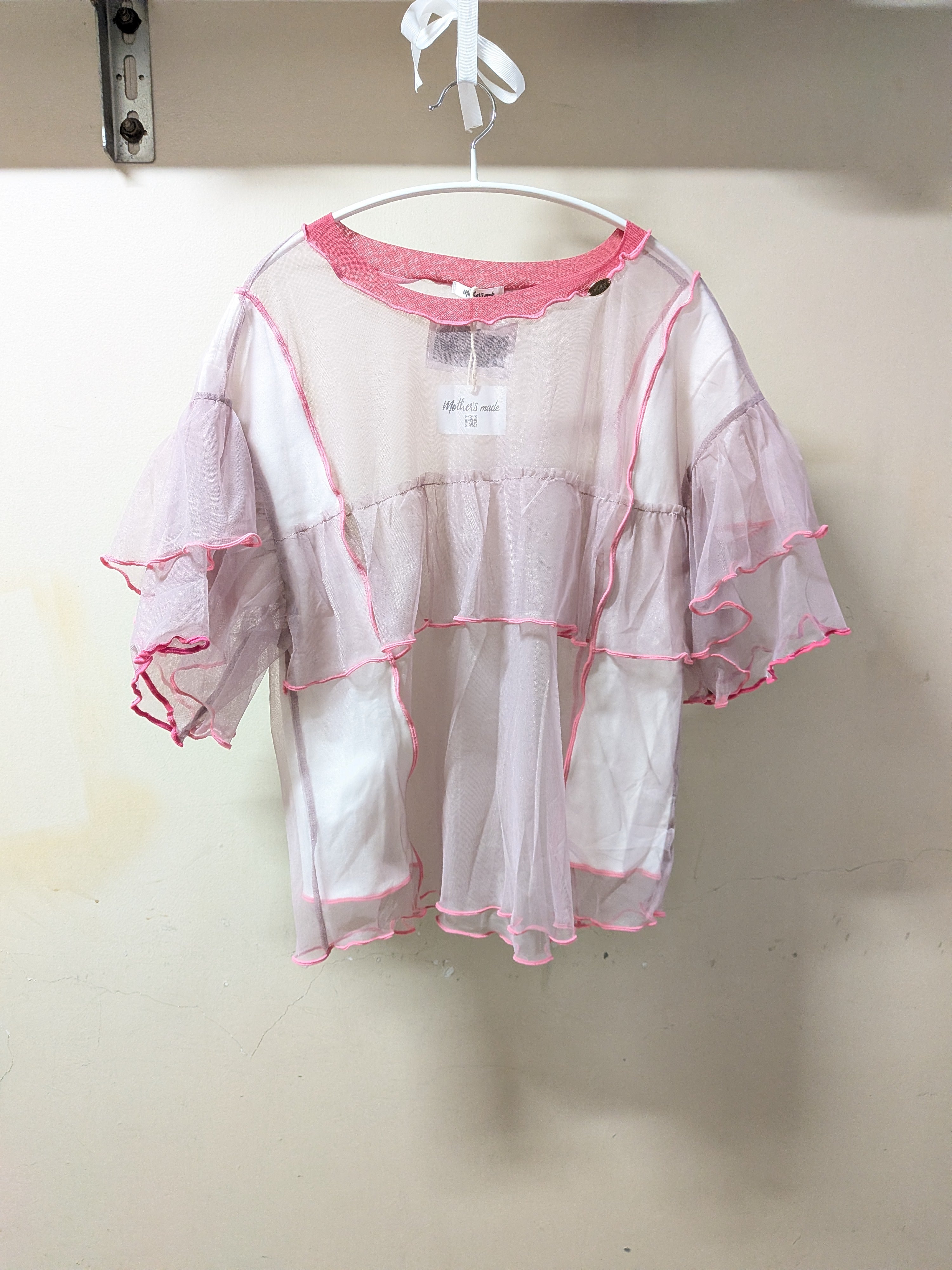 シアーフリルピンクTシャツ