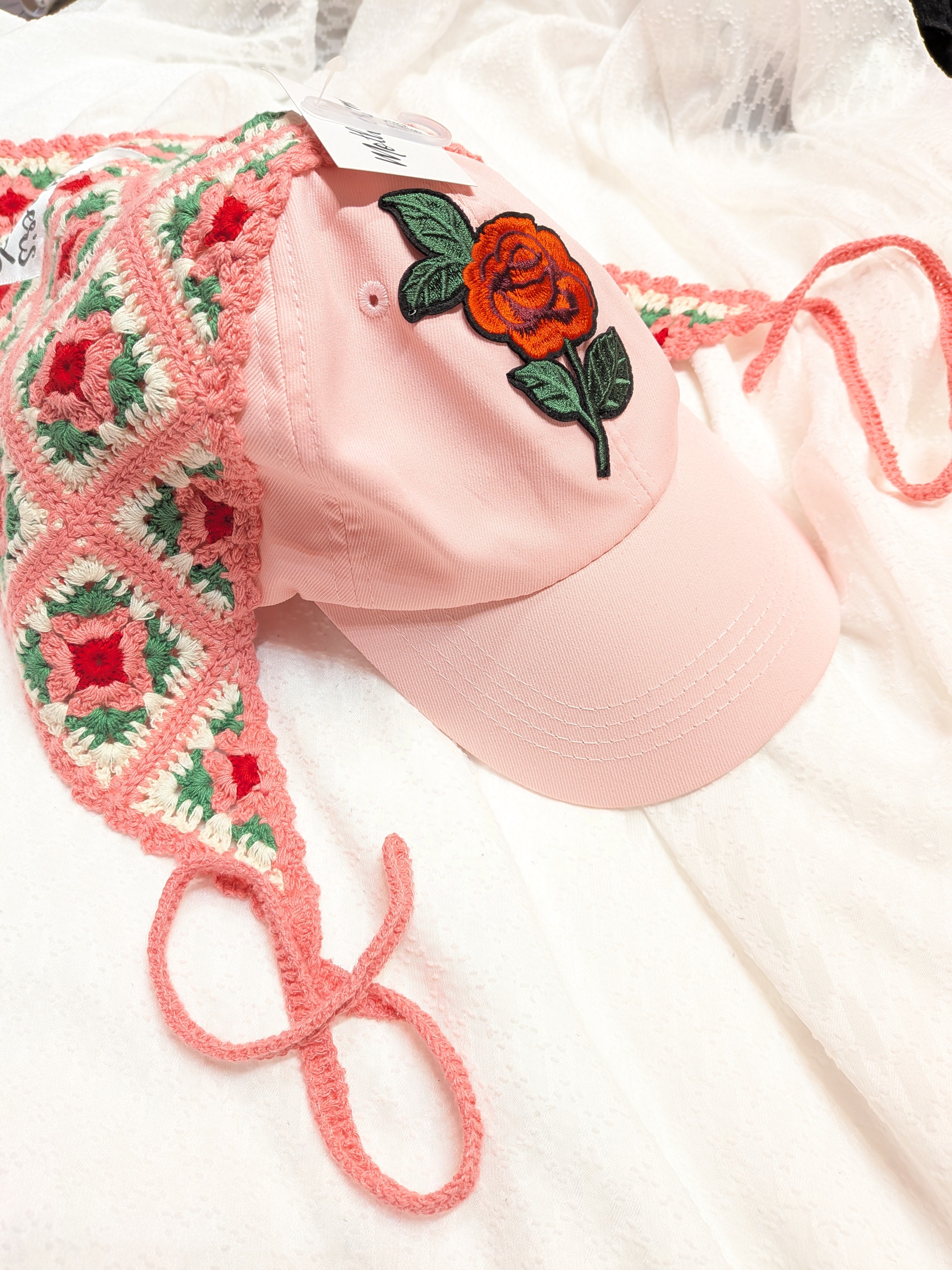 バラ刺繍ワッペンピンクキャップ